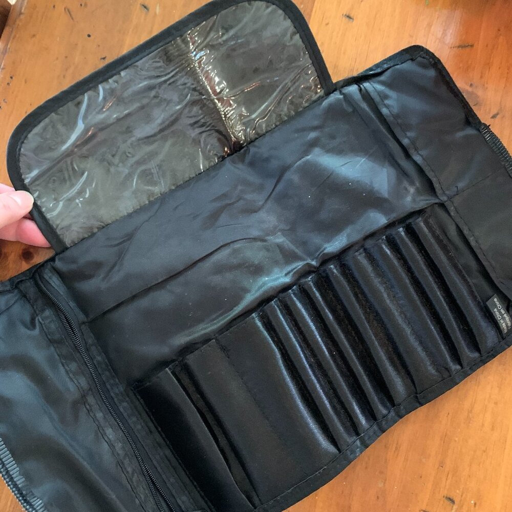 Black Makeup Brush & Artist Organizer Roll-Up Case – Travel Friendly